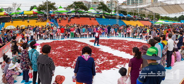 ▲지난해 성황리에 개최된 2019 청양고추구기자축제 주요 장면. 사진=청양군