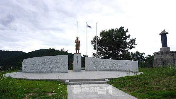 ▲공주 '3·1중앙공원'의 유관순열사상과 4·19학생혁명기념비  ⓒ전병철